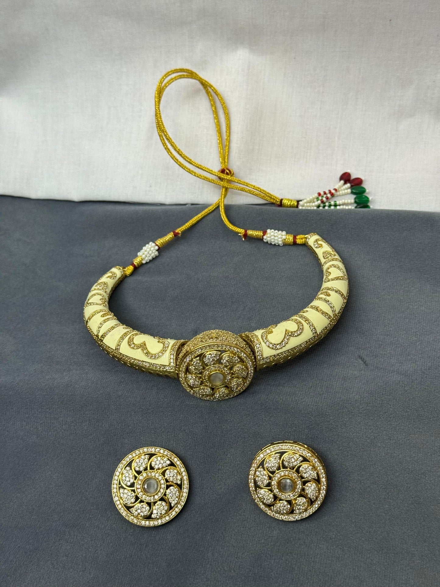 Kundan Hasli Set