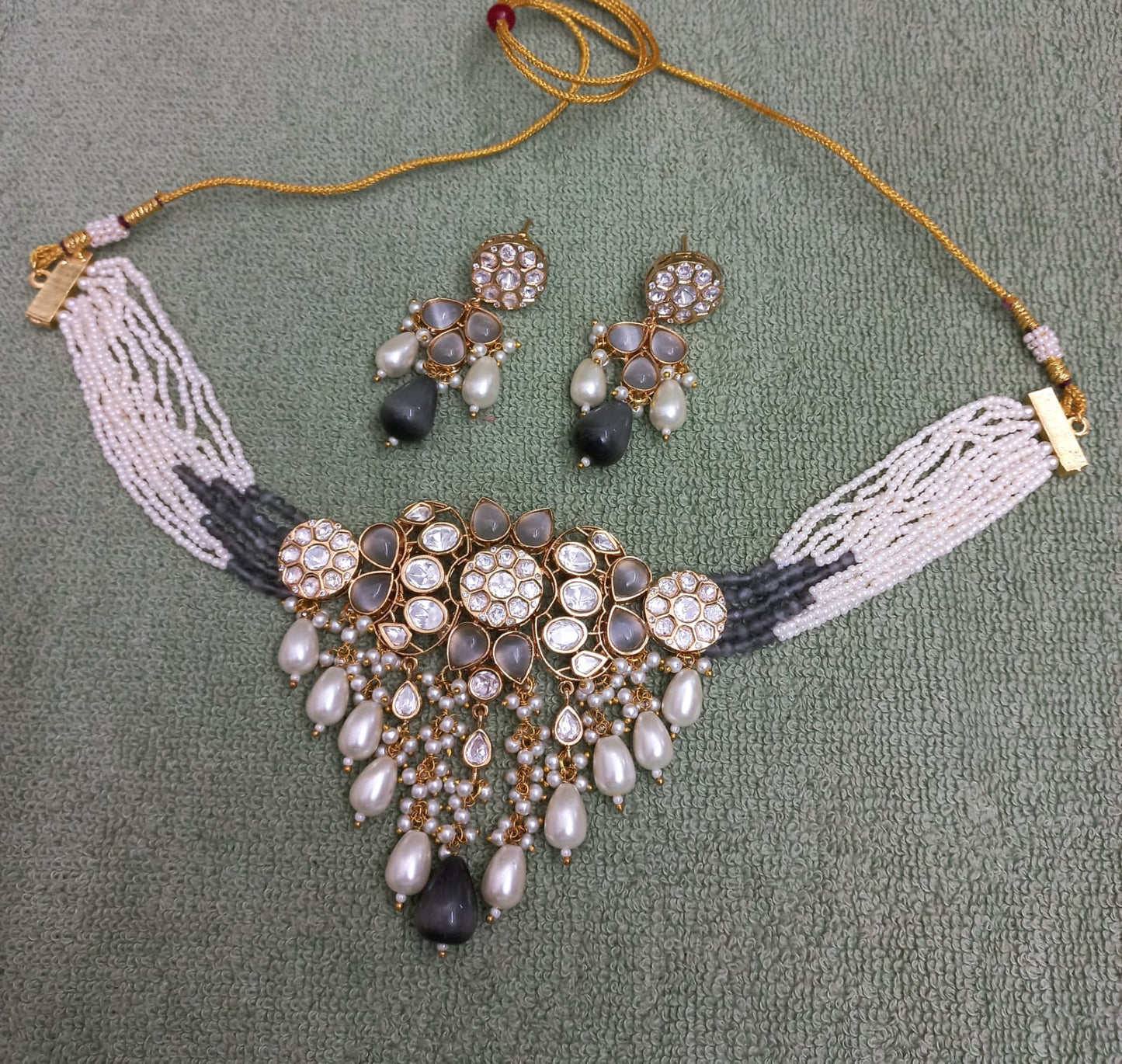 Kundan Choker set